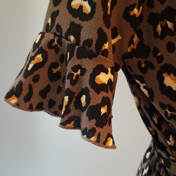 NEW! NWT romper - Picture 5 of 6